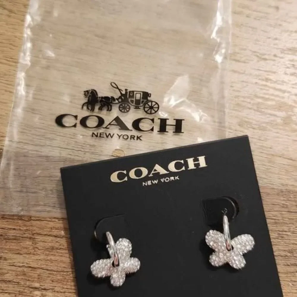 Coach Butterfly Silvertone Hoops NEW - Picture 6 of 6
